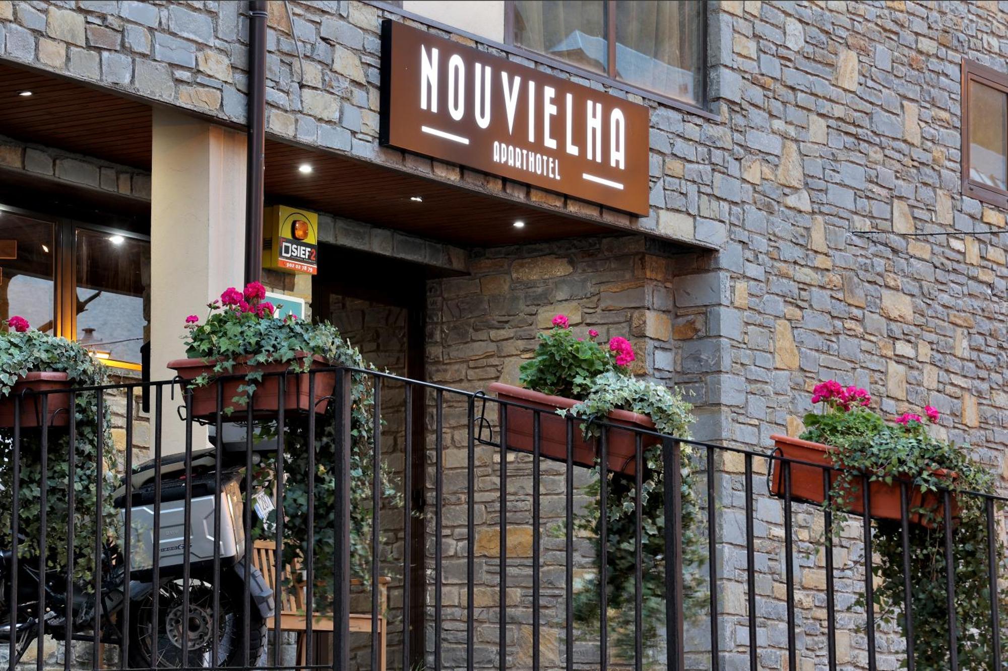 Aparthotel Nou Vielha Exterior photo